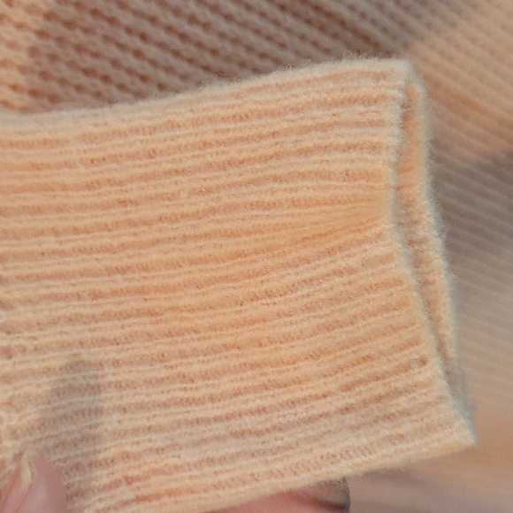 Free People C.O.M.F.Y Oversized Pink Sweater - Picture 6 of 8